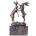 Játszó nyulak - bronz szobor képe