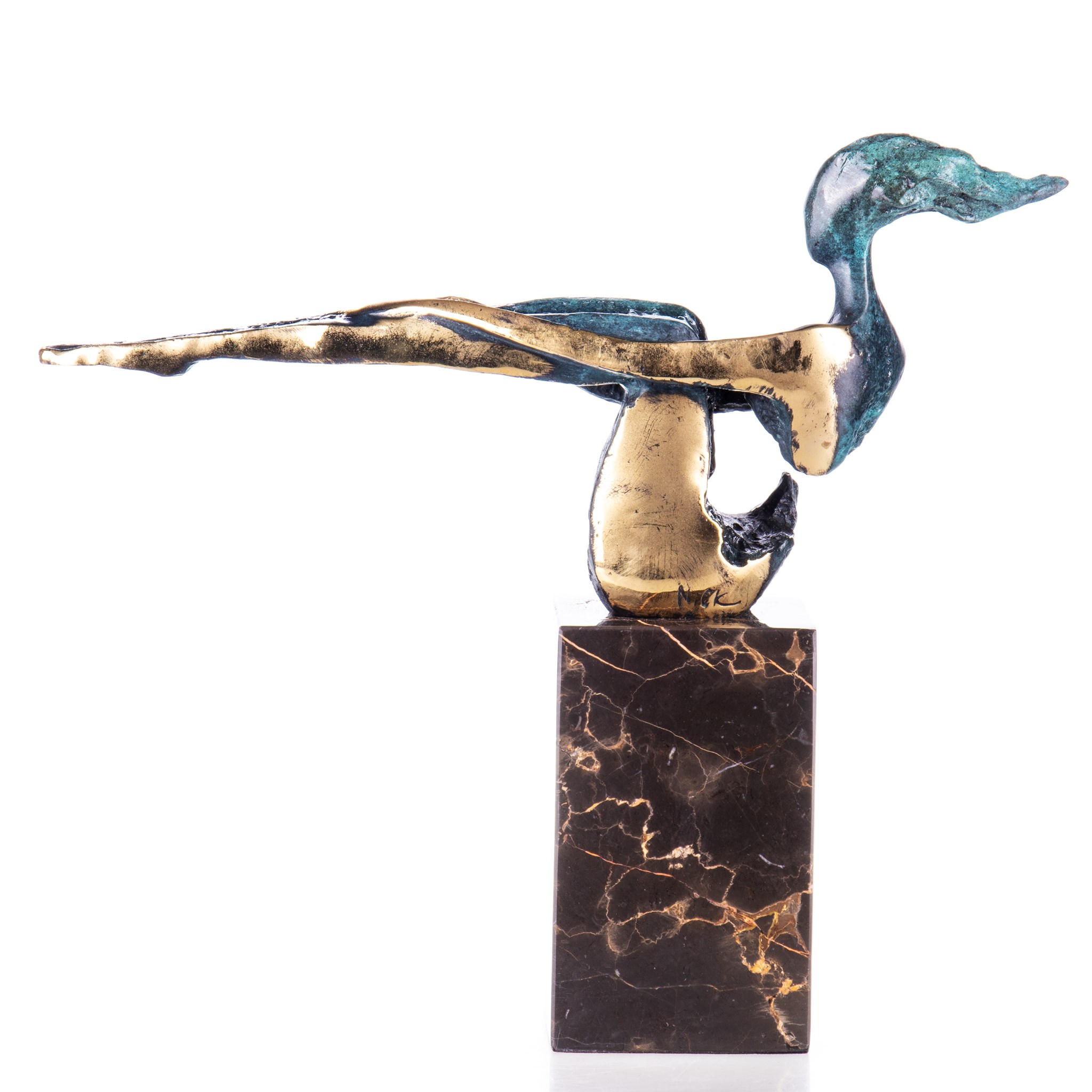 Kép a Modern női akt - bronz szobor zöld patinával