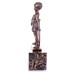 Kislány karikával - bronz szobor képe
