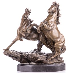 Lovak - bronz szobor képe
