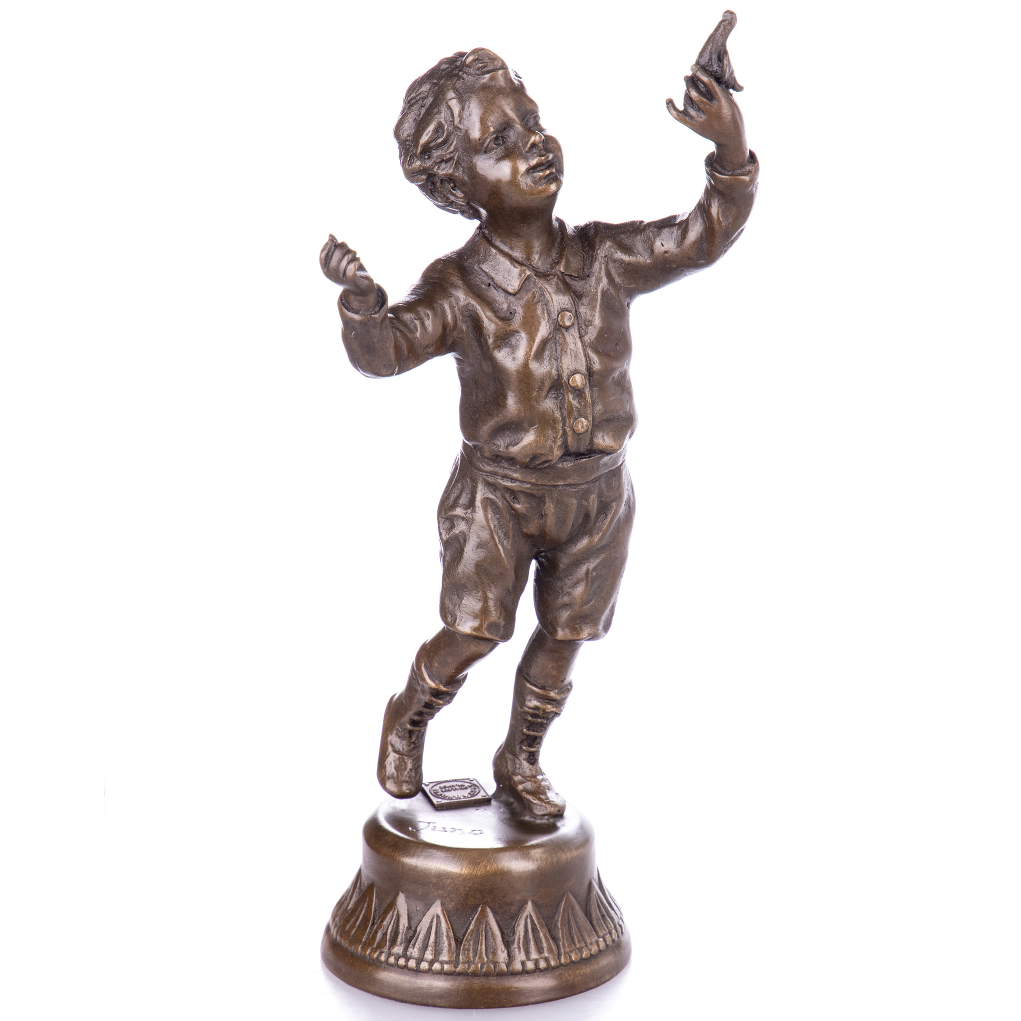 Kép a Fiú madárral - bronz szobor
